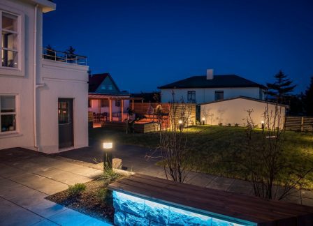 fallegur_upplystur_gardur